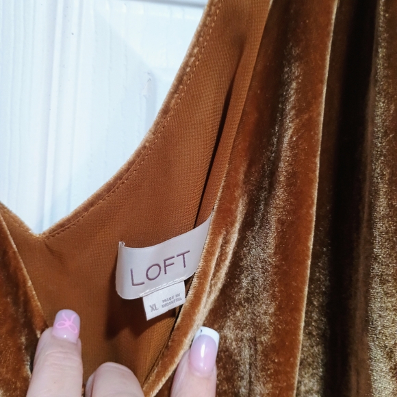 Velvet V-Neck Tank Top in Brown - Picture 3 of 6